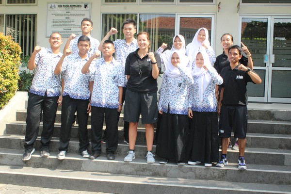 Coaching Basket dari NBA Junior untuk siswa-siswi SMA WARGA Surakarta