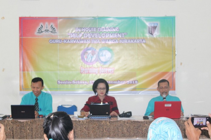 Pelatihan Internal Guru SMA WARGA Surakarta