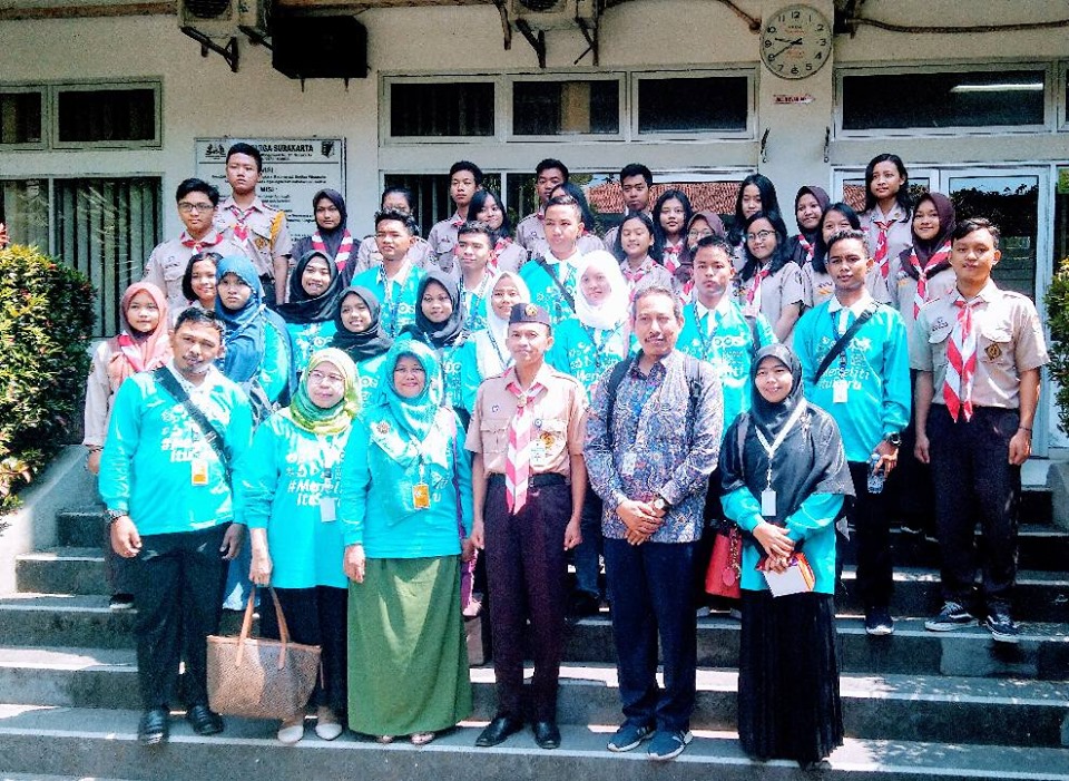 Finalis OPSI Goes to School SMA Warga Surakarta