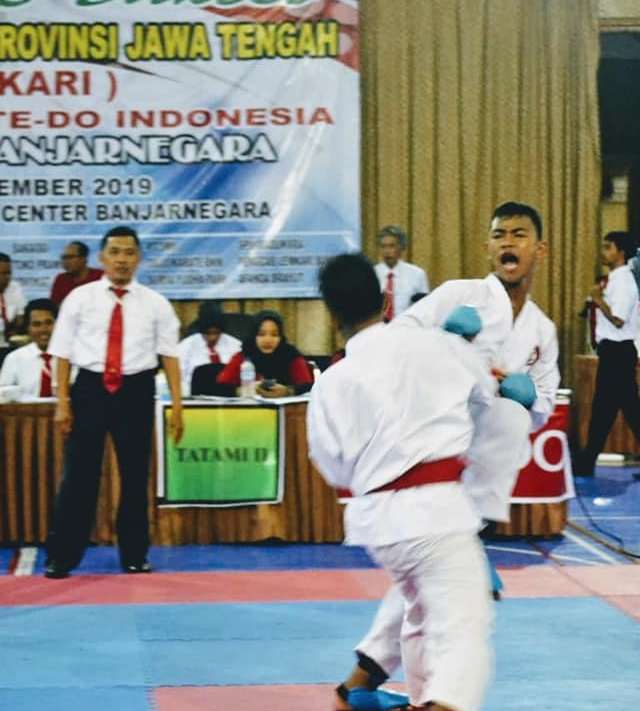 Prestasi Siswa SMA WARGA Surakarta di Bidang Karate dan Pencak Silat