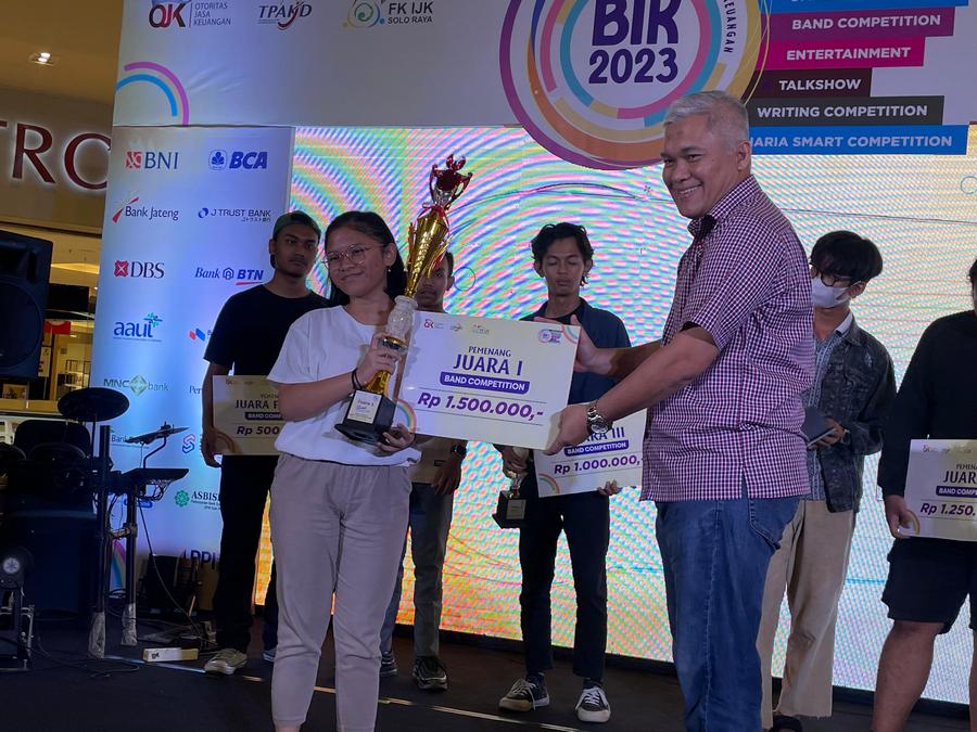 Juara Lomba Bulan Inklusi Keuangan 2023 by OJK