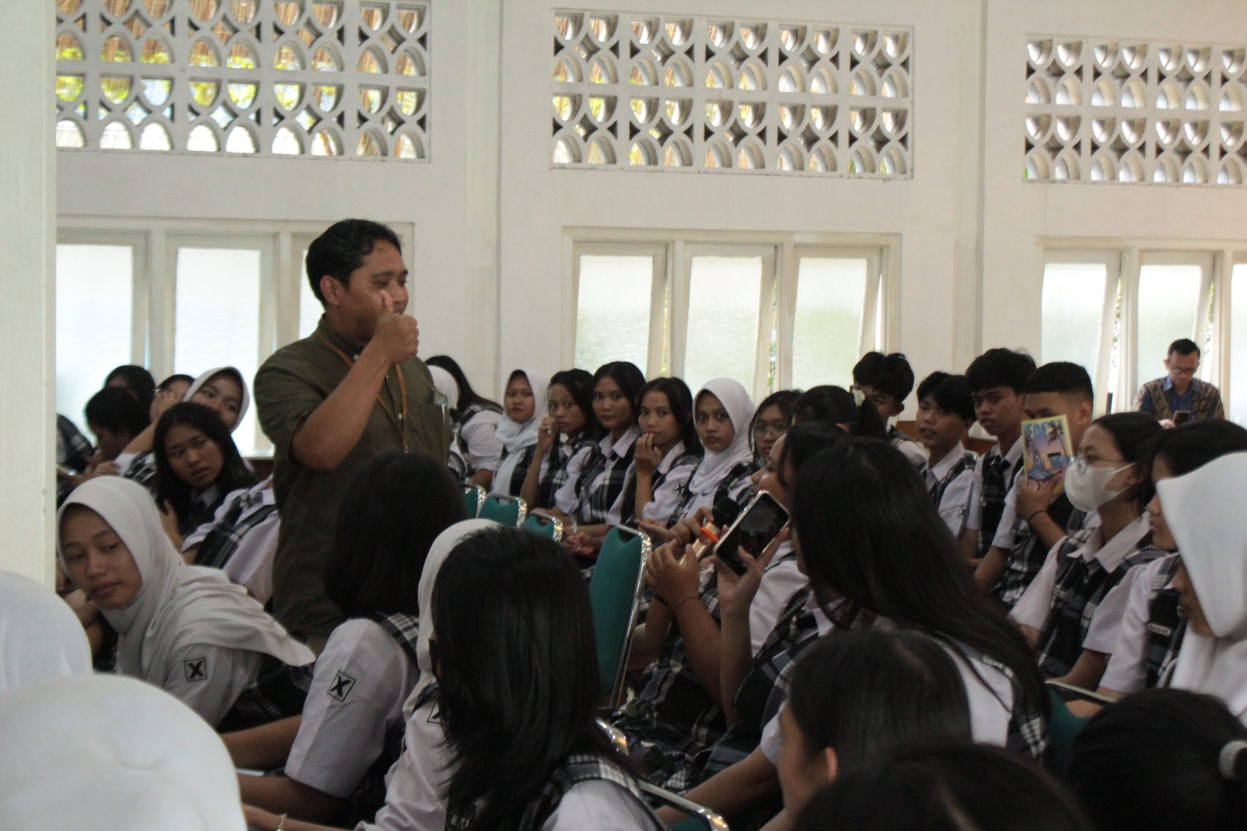 SMA Warga Surakarta Gelar Seminar Suara Demokrasi, Ajak Siswa Jadi Pemilih Cerdas
